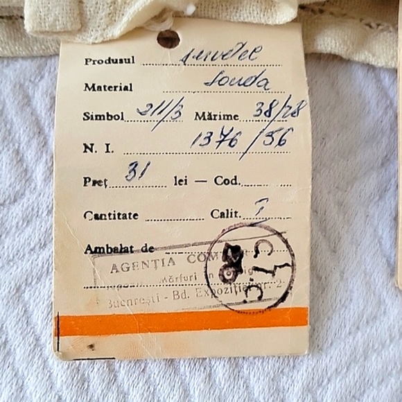 Vintage Romanian Linen Embroidered Napkins - Set of 8 - Picture 4 of 6